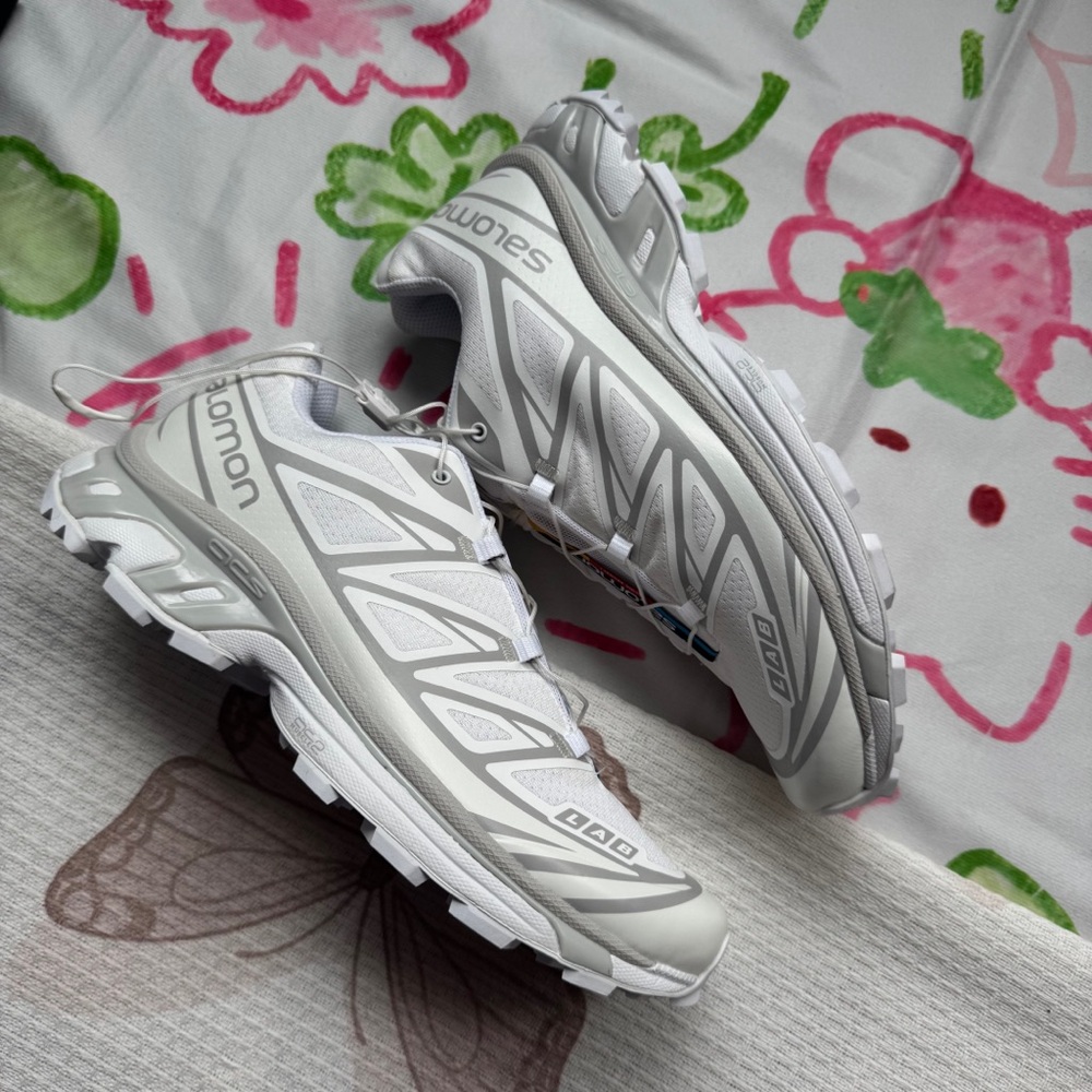 Salomon XT-6 Logo Printed Sneakers - Picture 2 of 8